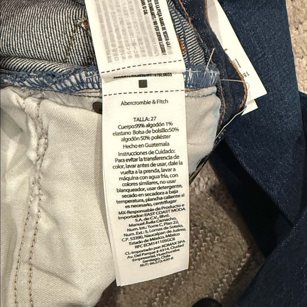 Abercrombie & Fitch , The 90’s Straight mid rise jean curve love - Picture 8 of 8